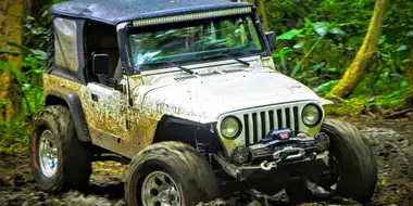 Mud Slinging Hawaiian 4x4 Vacation with Tube Sock the Jeep