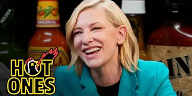 Cate Blanchett Pretends No One's Watching While Eating Spicy Wings