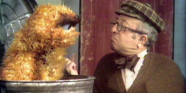 Mr. Hooper Bakes Oscar a Baked Bean Sundae (0056)