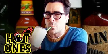 Dan Levy Gets Panicky While Eating Spicy Wings