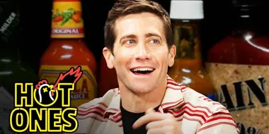Jake Gyllenhaal Gets a Leg Cramp While Eating Spicy Wings