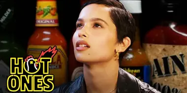 Zoë Kravitz Gets Trippy While Eating Spicy Wings