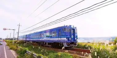 A Route Through Time Bookended by the Two Seas in Western Japan