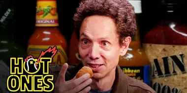 Malcolm Gladwell Hits the Tipping Point While Eating Spicy Wings