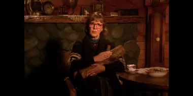 Log Lady Introduction - S01E02