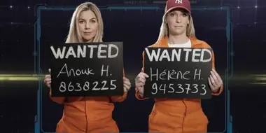 Hélène Hendriks & Anouk Hoogendijk on the run