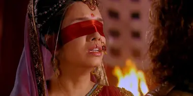 Gandhari decides to use her boon