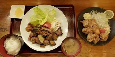 Meat and Eggplant Stir-Fried in Soy Sauce and Chicken Karaage of Minami-Nagasaki, Toshima Ward, Tokyo