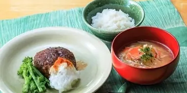Authentic Japanese Cooking: Hambaagu with Grated Daikon