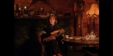 Log Lady Introduction - S01E01