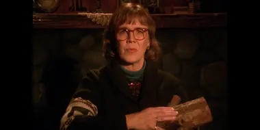 Log Lady Introduction - S01E05