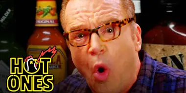 Tom Arnold Melts Down While Eating Spicy Wings