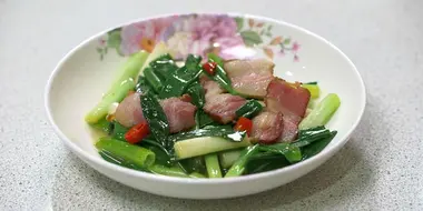 Sauteed Samxing Green Onions with Meat and Deep Fried Pork with Red Yeast of Luodong, Yilan County, Taiwan