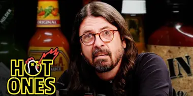 Dave Grohl Makes a New Friend While Eating Spicy Wings